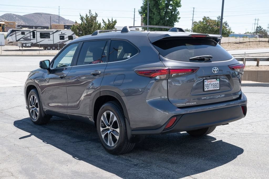 2024 Toyota Highlander LE