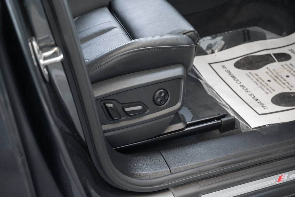 2024 Audi Q5 S line Premium Plus